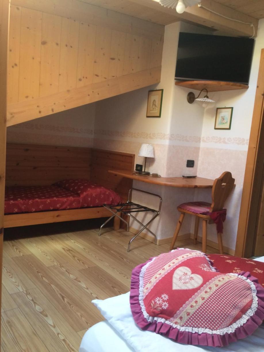 Hotel Garni Salvanel Cavalese Zewnętrze zdjęcie