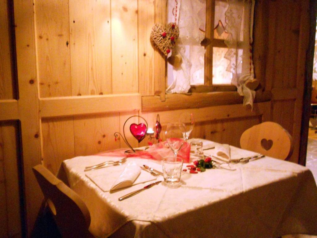 Hotel Garni Salvanel Cavalese Zewnętrze zdjęcie