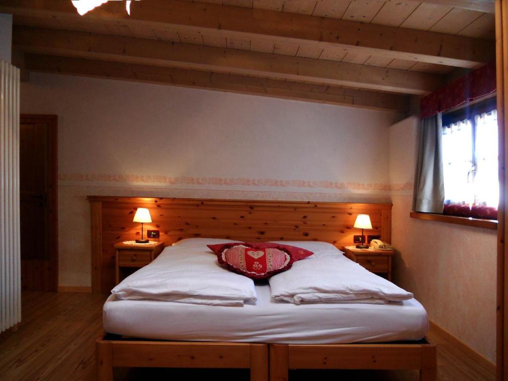 Hotel Garni Salvanel Cavalese Pokój zdjęcie